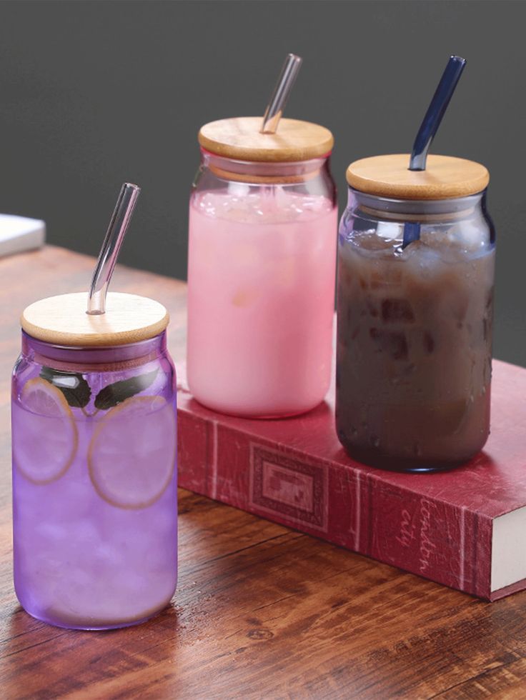 Single Cocktail Glass – 500ml with Bamboo Lid &amp; Glass Straw