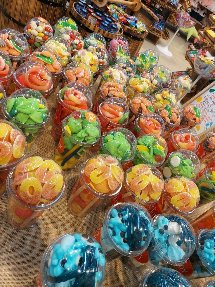 SweetCup Delights – 300ml & 500ml Candy Cups